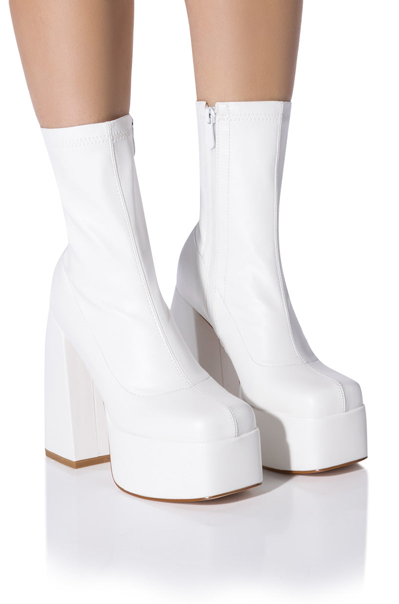 AZALEA WANG EVERLEIGH CHUNKY BOOTIE IN WHITE view 0