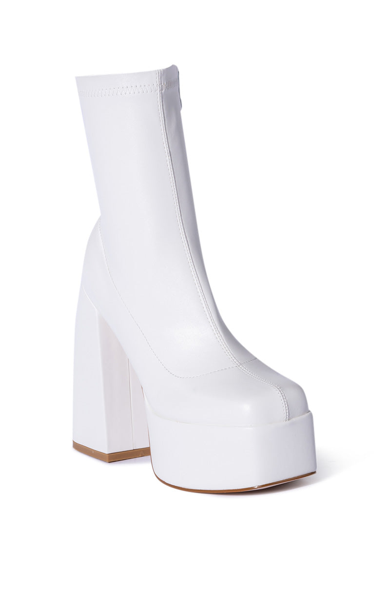 Back View Azalea Wang Be Your Girl Chunky Platform Bootie In White