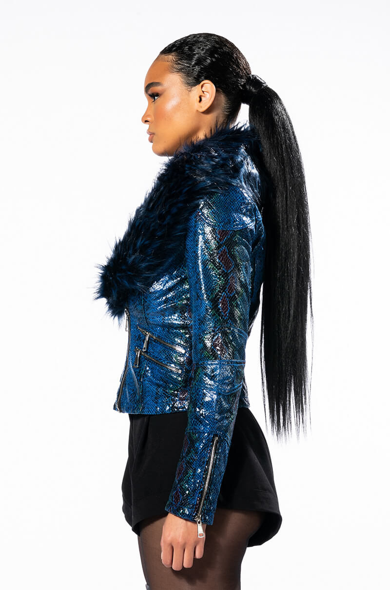 Extra View Azalea Wang Benny Fur Collar Snake Jacket