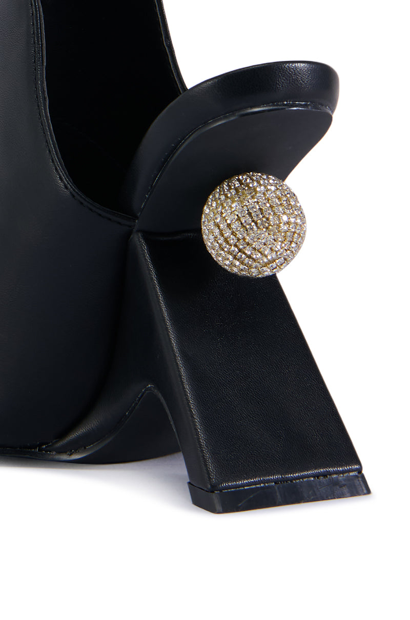 Extra View Azalea Wang Brean Embellished Pump