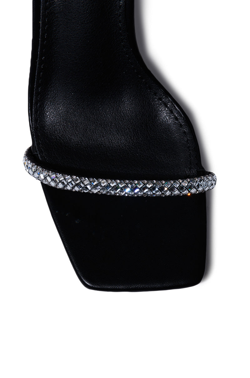 Full View Azalea Wang Bromley Strappy Sandal In Black 7