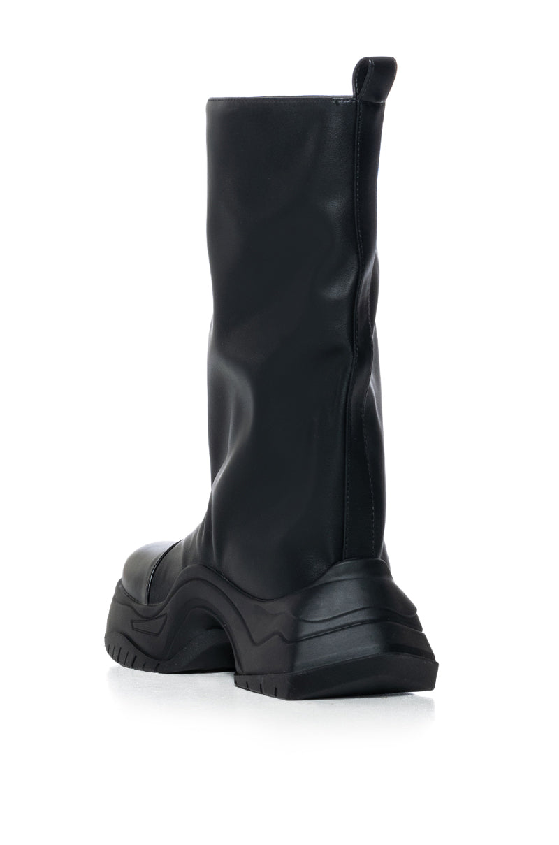 AZALEA WANG CHADWICK FLATFORM BUCKET BOOT IN BLACK – AKIRA