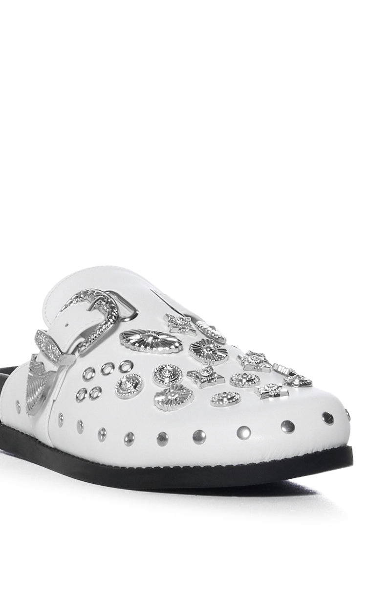 Extra View Azalea Wang Desert Flower Studded Western Flat Clog In White