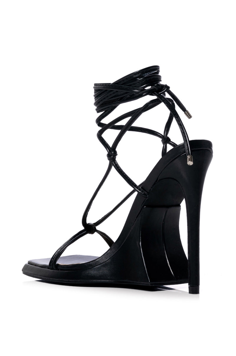 Detail View Azalea Wang Impulsive Chunky Pump In Black 6