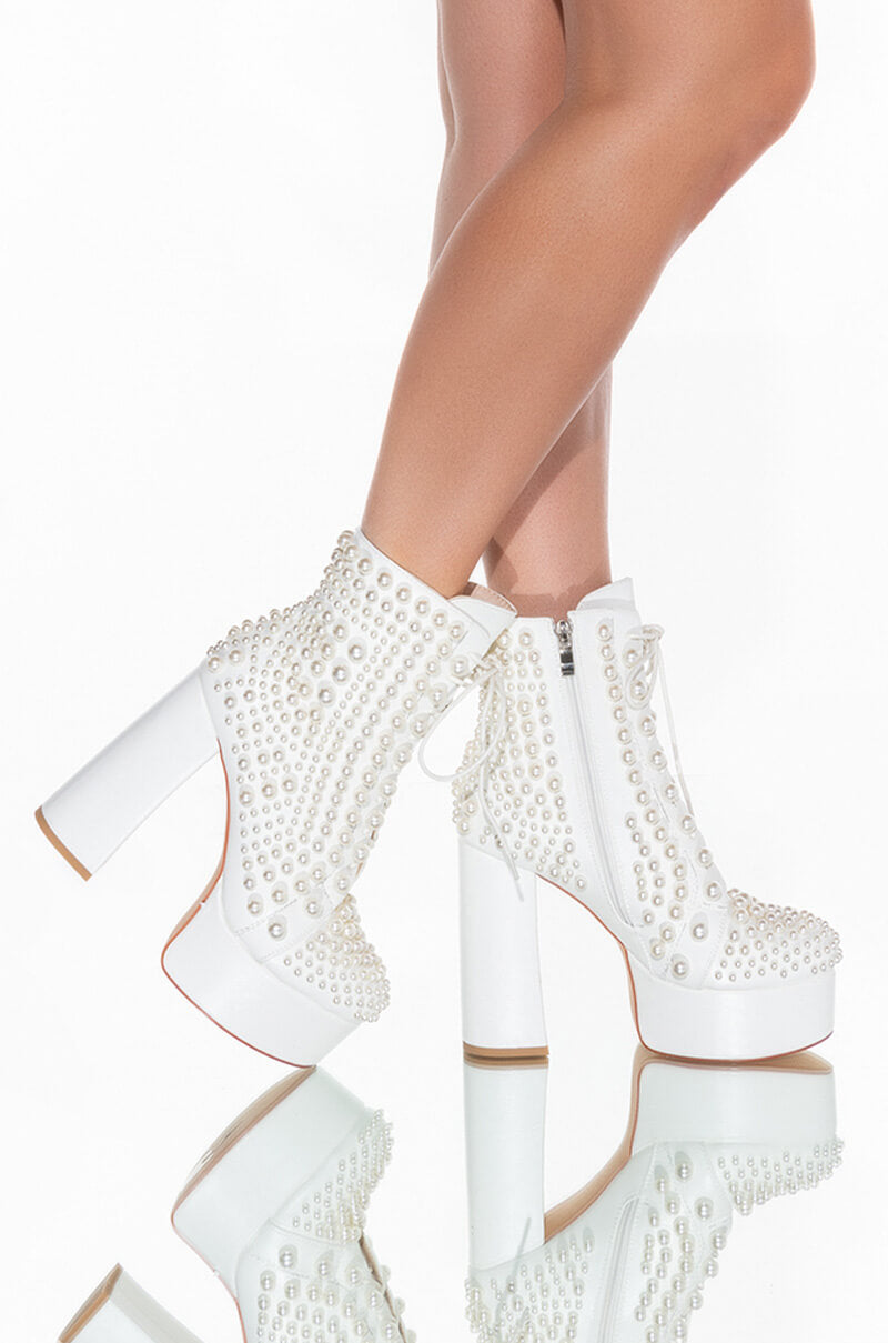 Front View Azalea Wang Its The Pearls For Me Chunky Bootie In White