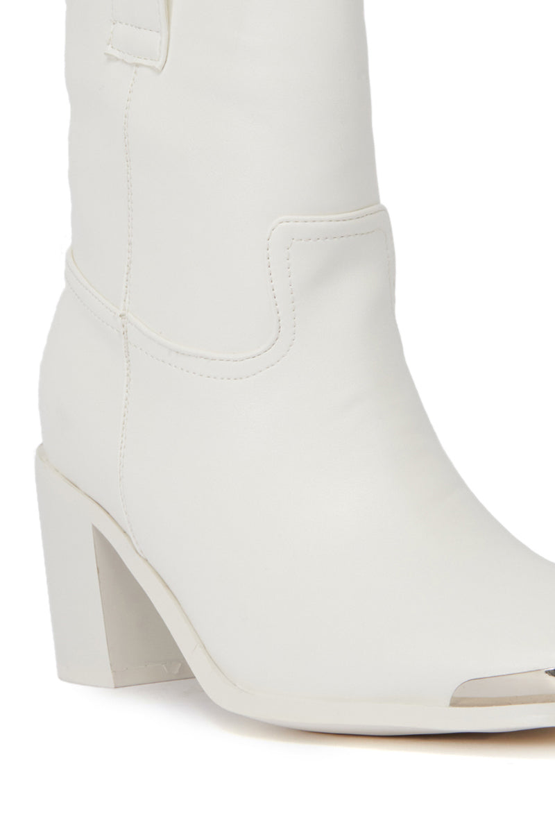 Full View Azalea Wang Jolyn White Bootie