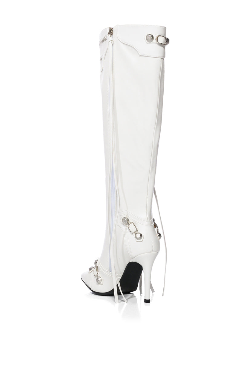 Detail View Azalea Wang Just For You Stiletto Boot In White