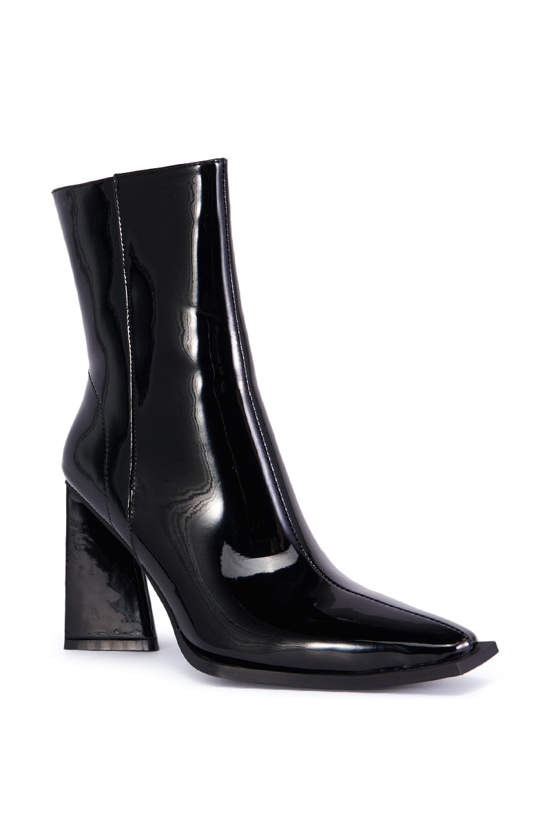 Back View Azalea Wang Kirigan Black Patent Bootie