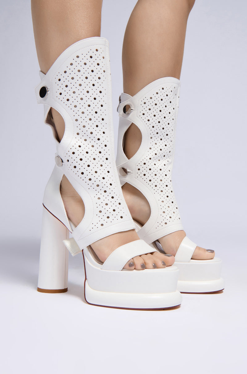 Front View Azalea Wang Kwame White Gladiator Sandal