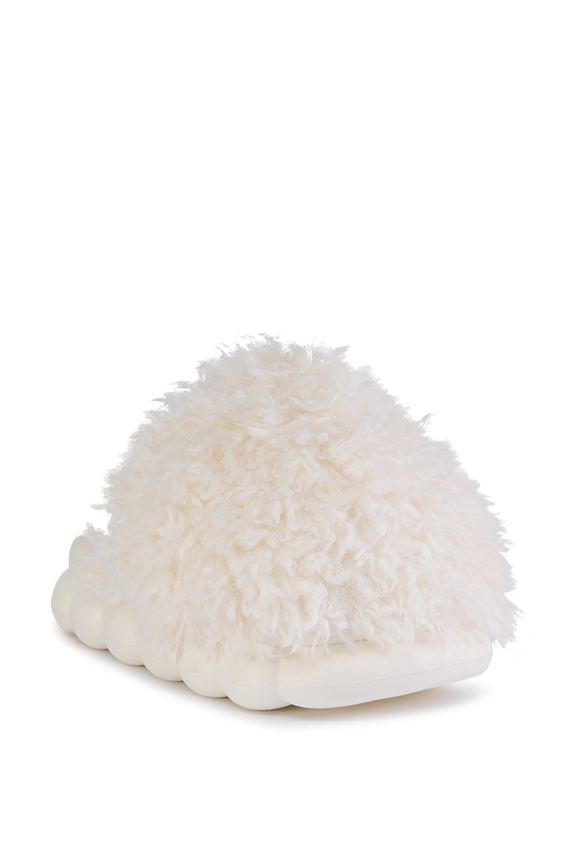 Back View Azalea Wang Lawson White Slipper 2