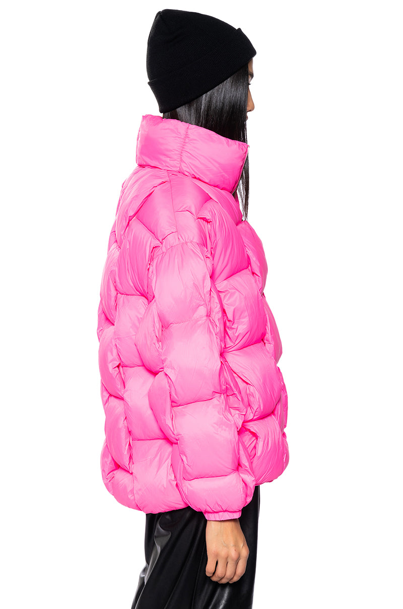 Extra View Azalea Wang Lykke Weaved Puffer