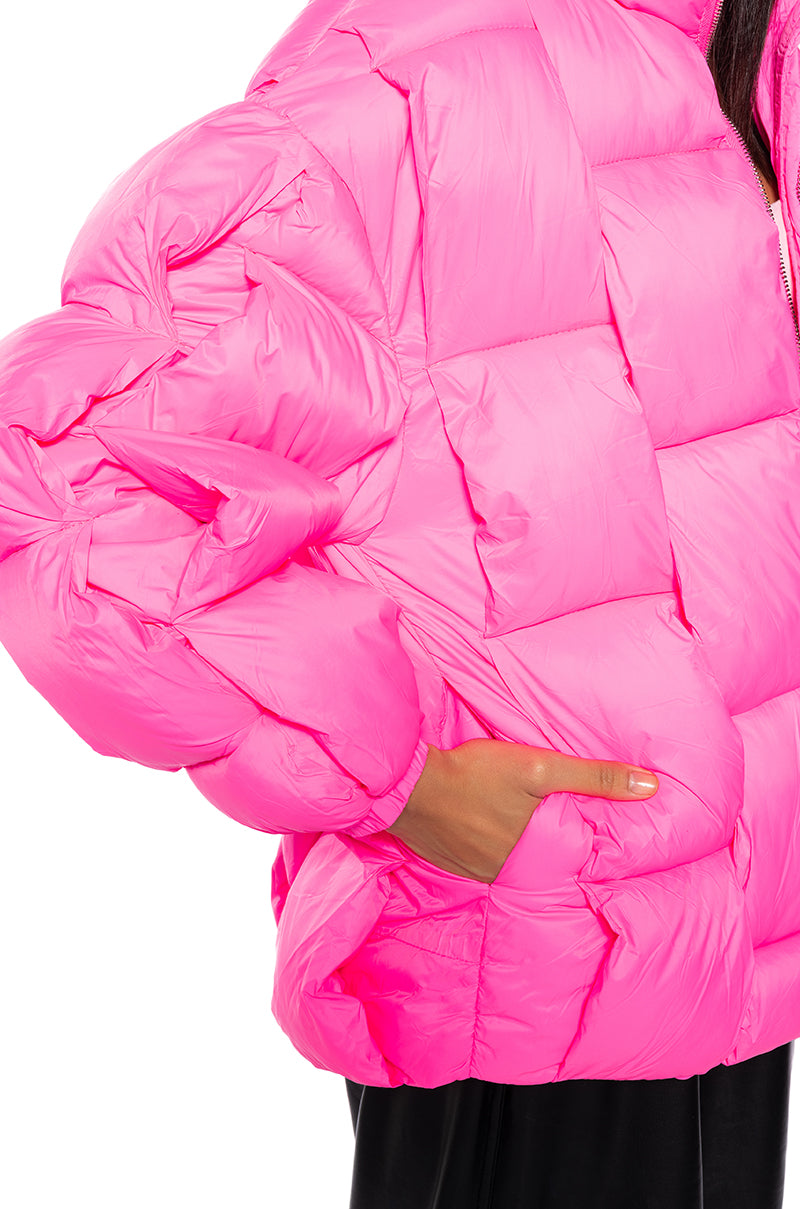 Extra View Azalea Wang Lykke Weaved Puffer