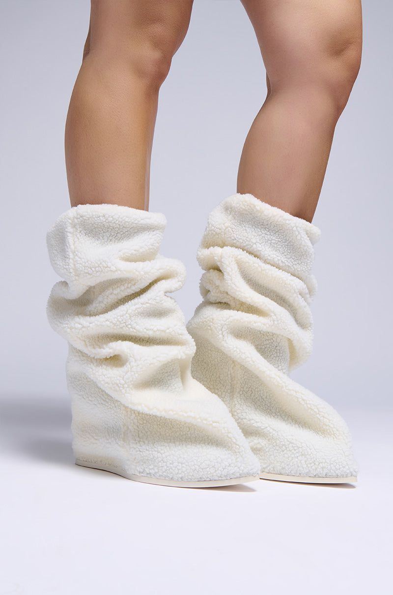 AZALEA WANG MARCELLE WHITE SHERPA WEDGE BOOT – AKIRA