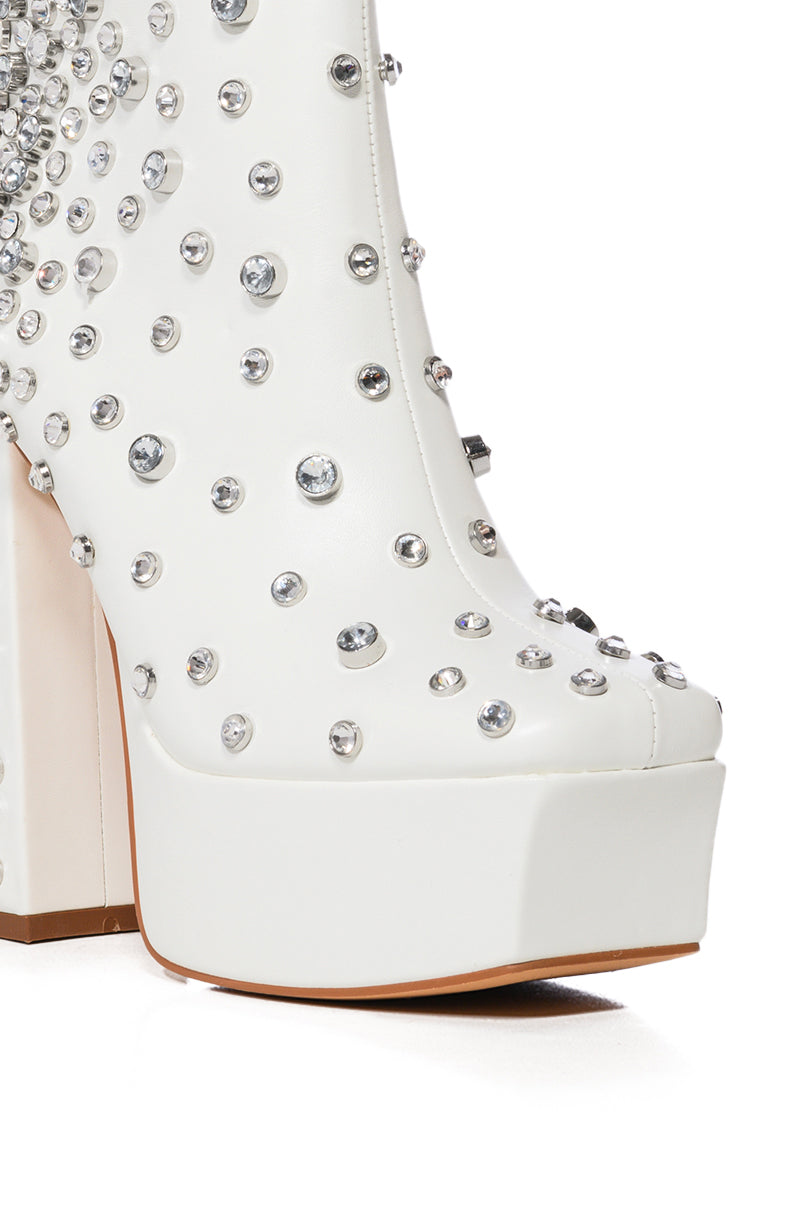 Full View Azalea Wang Myka Embellished Bootie In White 4