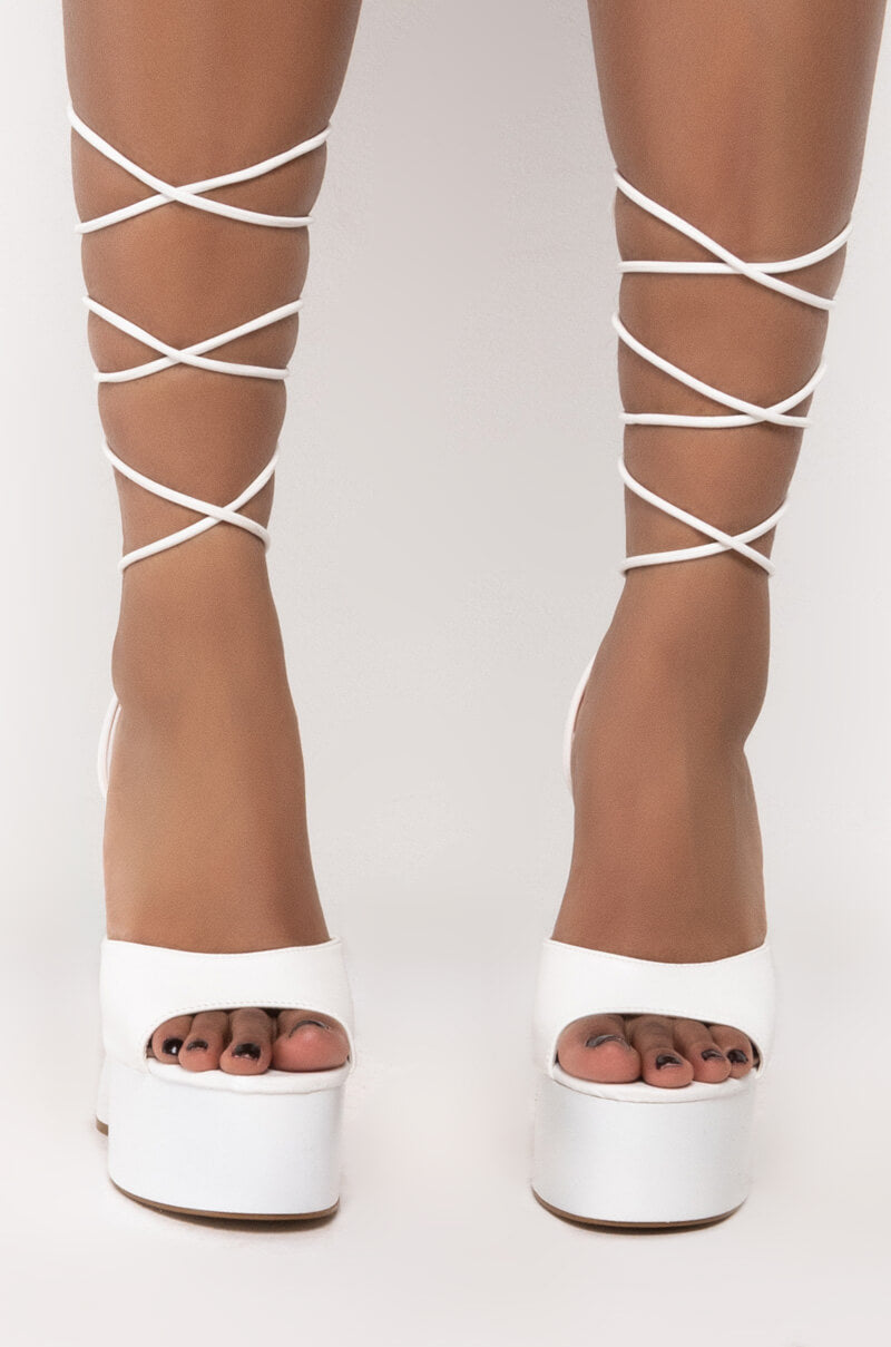 Back View Azalea Wang Need To Know Chunky Sandal In White