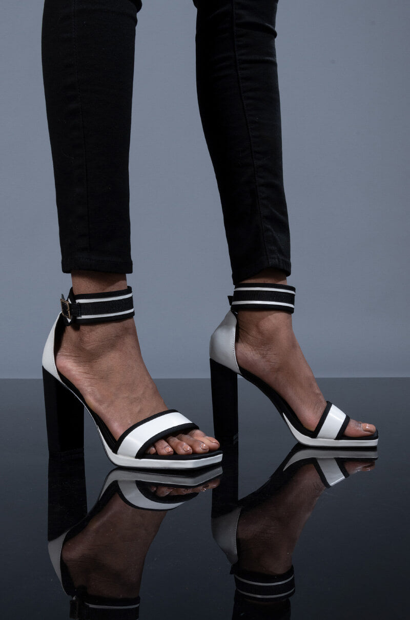 Front View Azalea Wang Never Been Easier Chunky Sandal In Black White