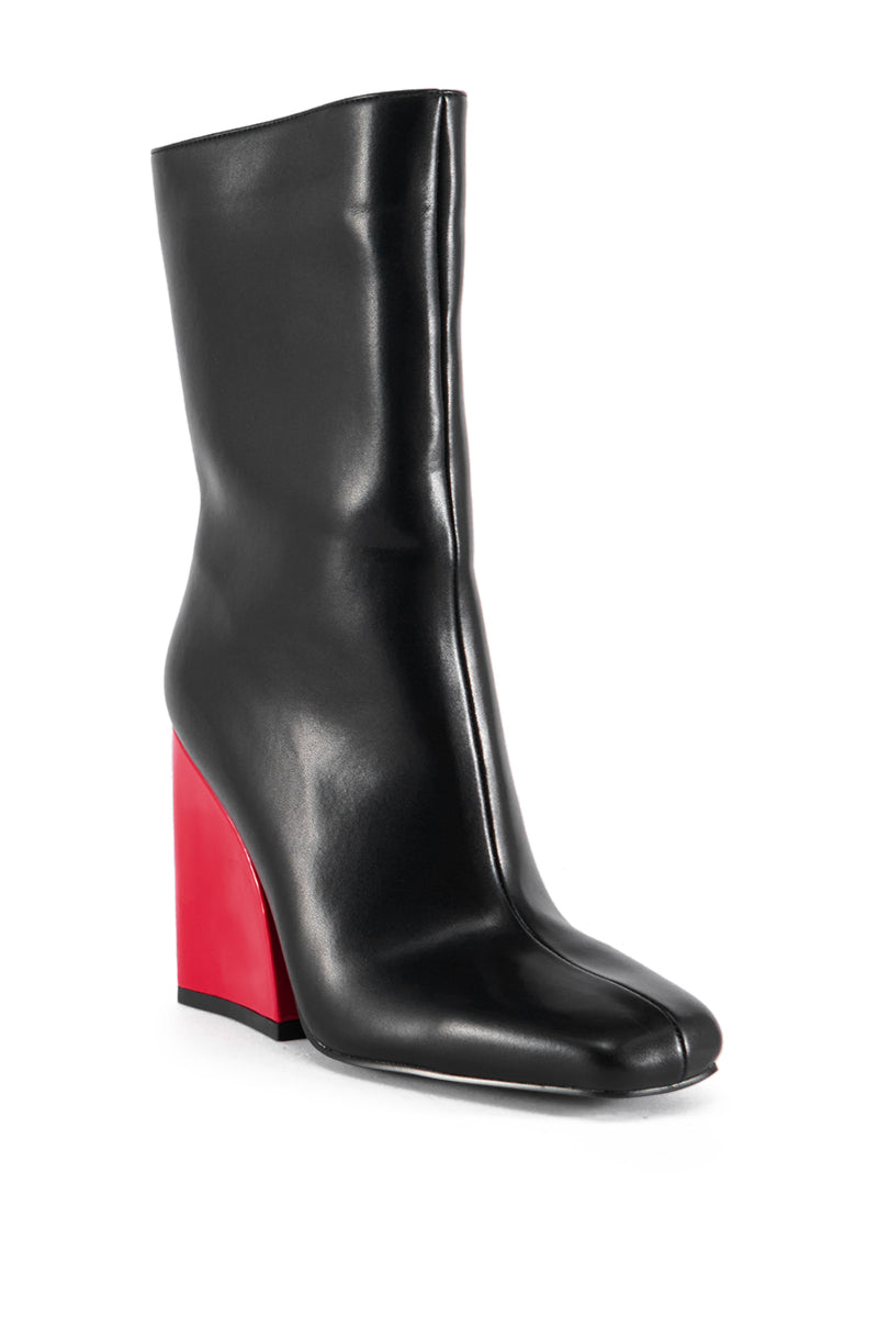 Detail View Azalea Wang Notebook Black Boot