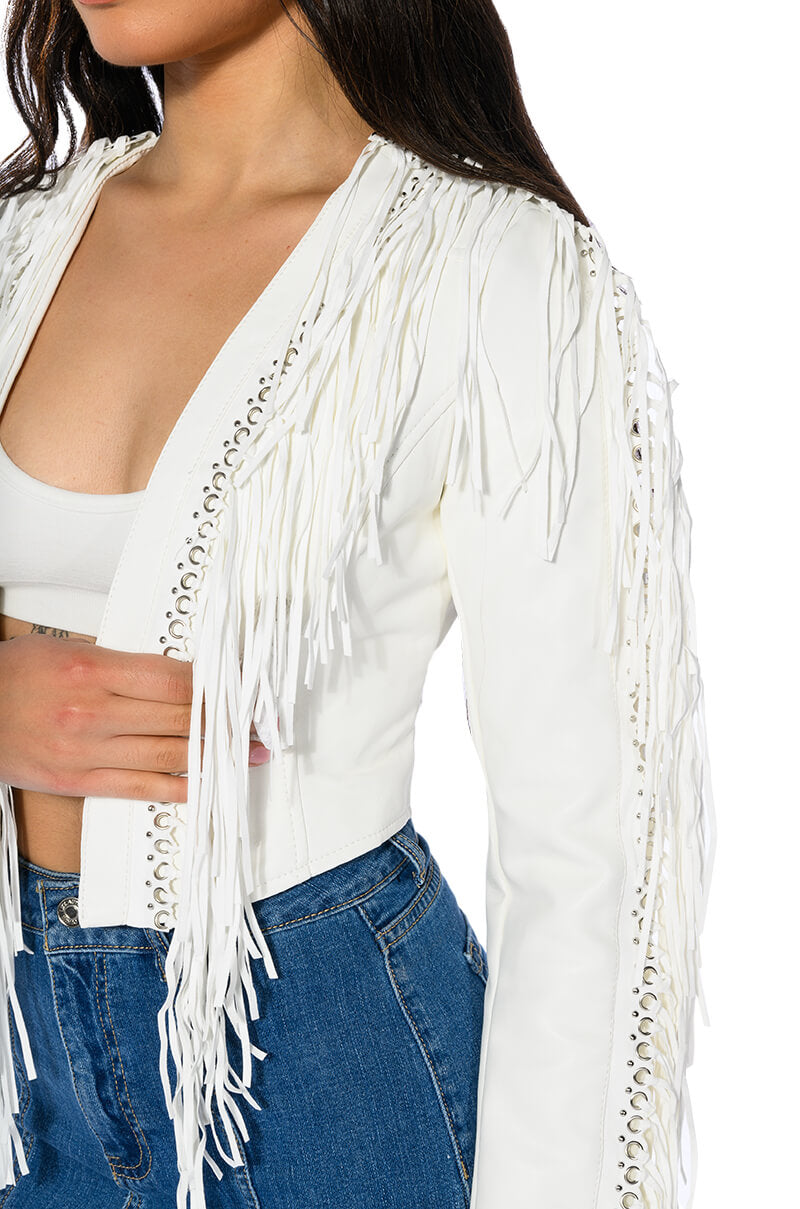 Extra View Azalea Wang Olivier Fringe Jacket In White