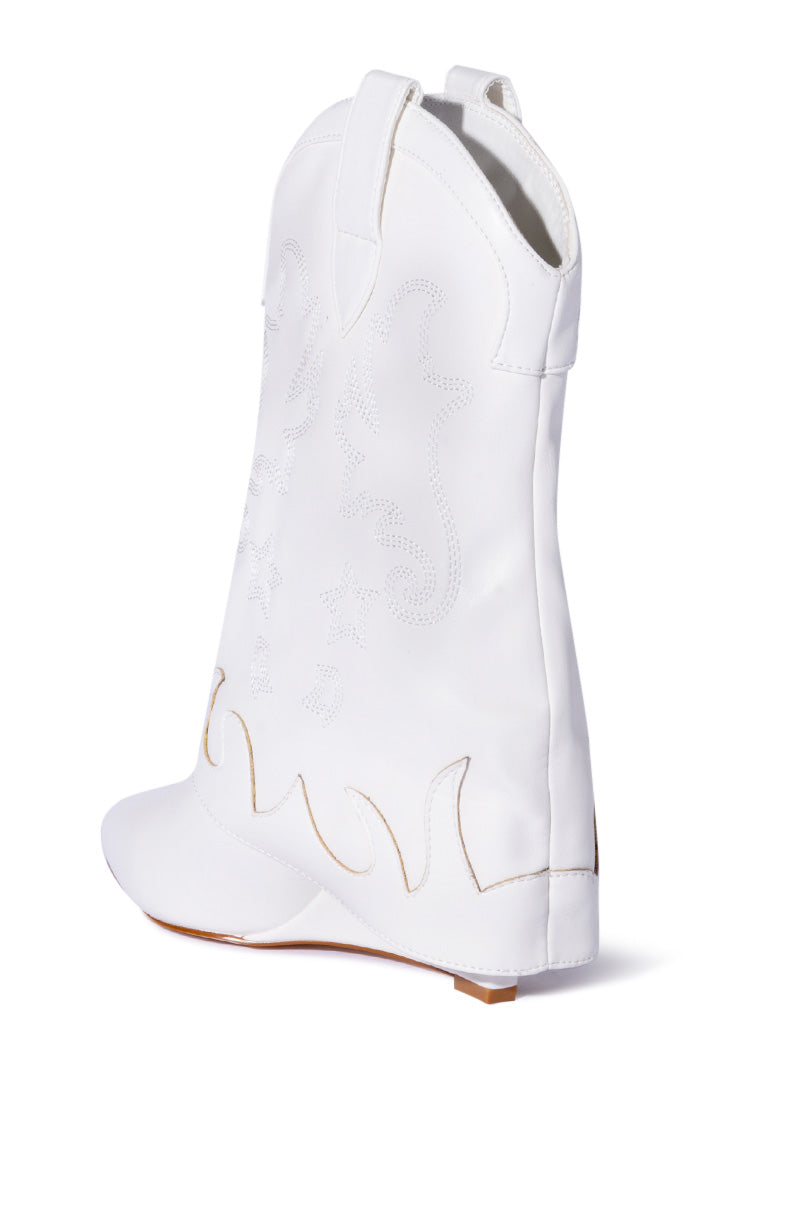 Detail View Azalea Wang Party In The Usa Fold Over Western Boot In White