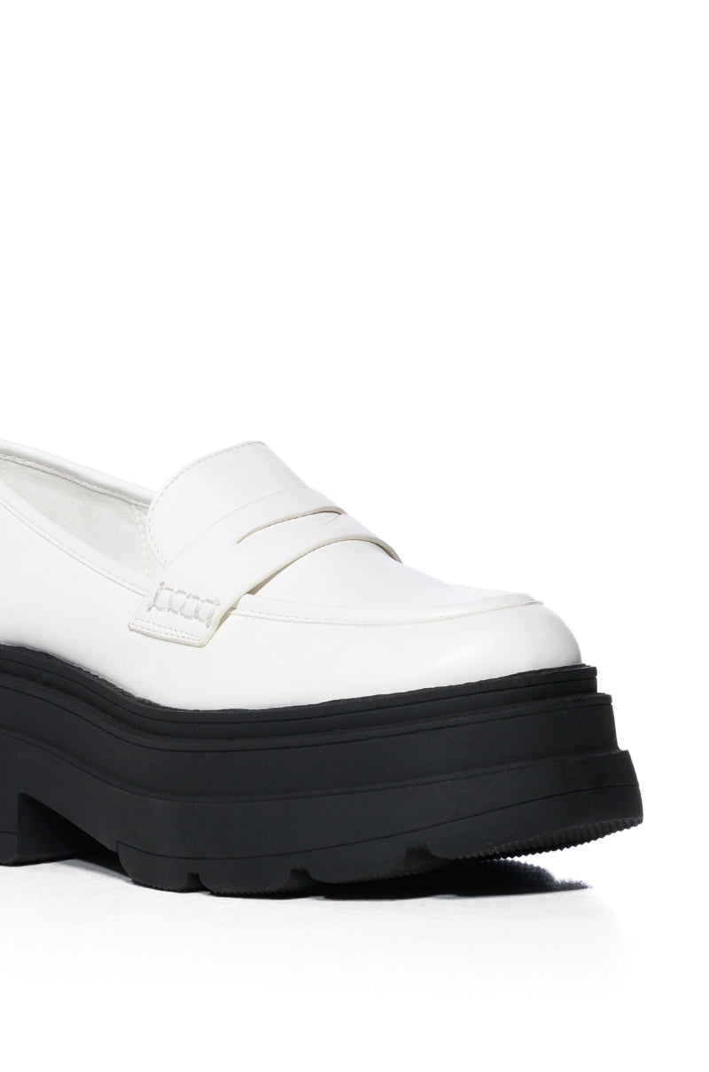 Full View Azalea Wang Pax Classic Flatform Loafer In White 4