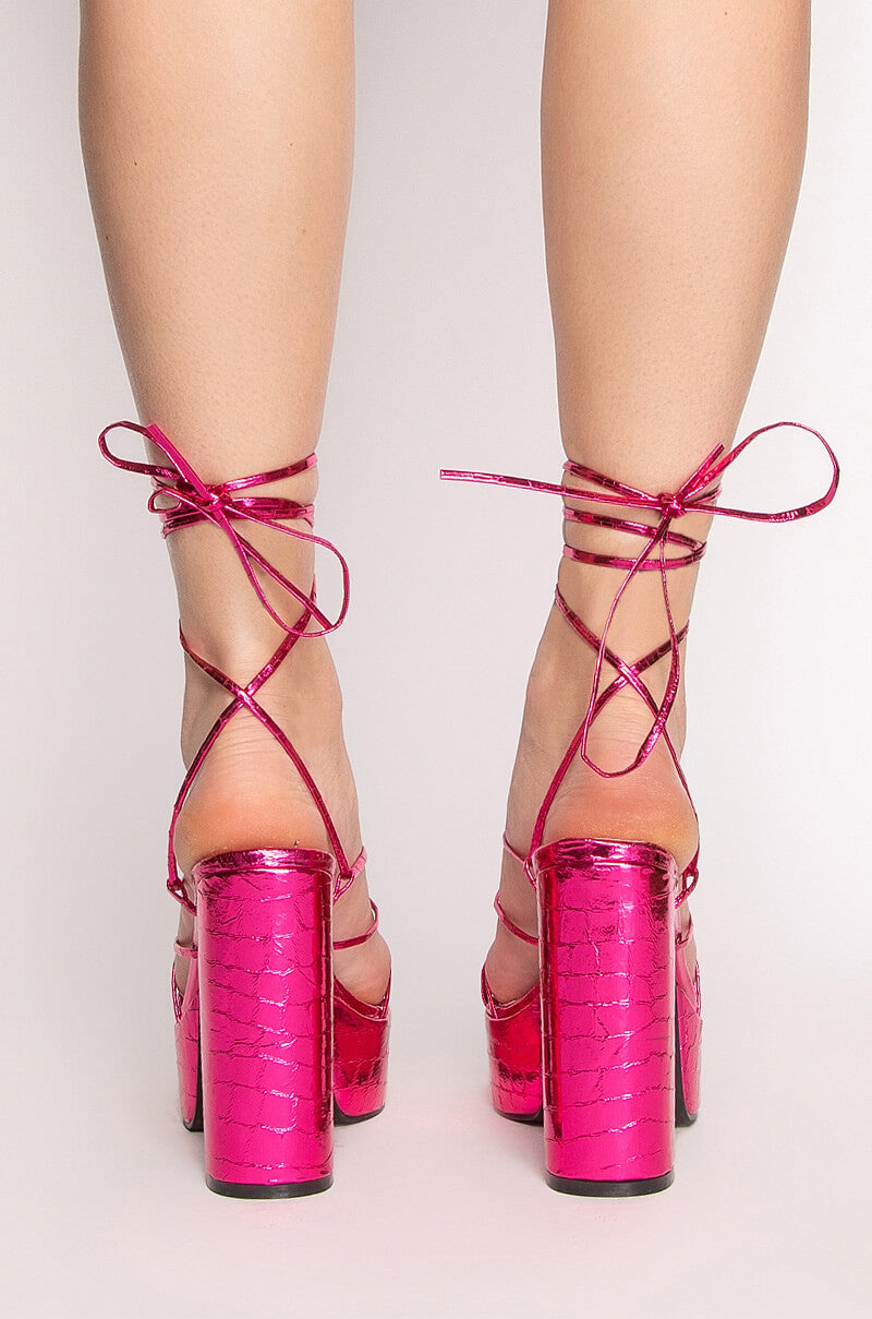 Detail View Azalea Wang Push Your Limit Chunky Sandal In Pink