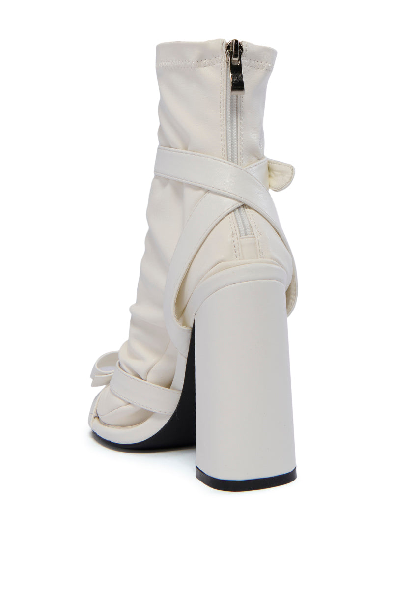Extra View Azalea Wang Quinlan White Sock Bootie