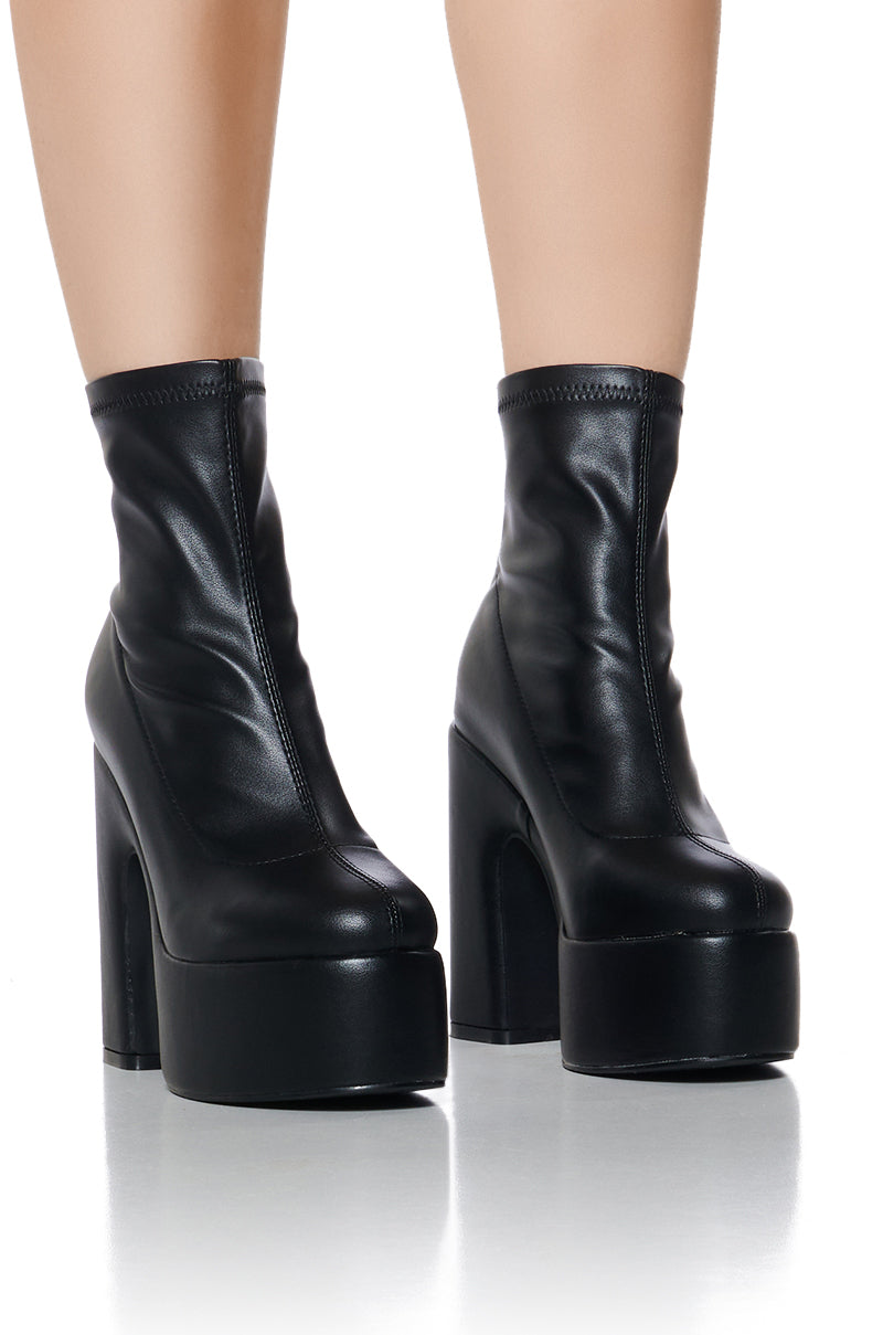 Front View Azalea Wang Rockwell Black Chunky Bootie 0