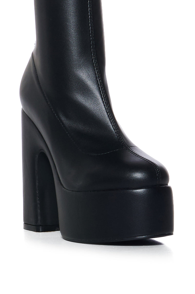 Full View Azalea Wang Rockwell Black Chunky Bootie 4