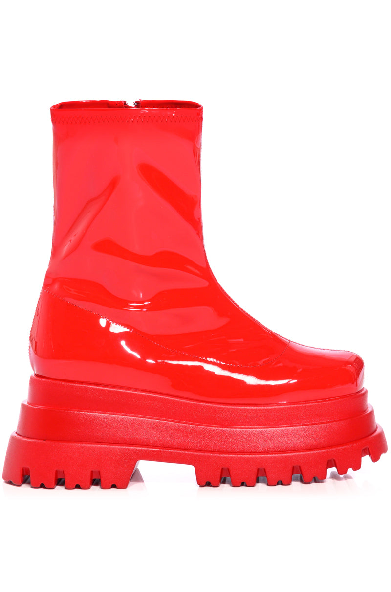 Side View Azalea Wang Rush Patent Flatfrom Boot In Red