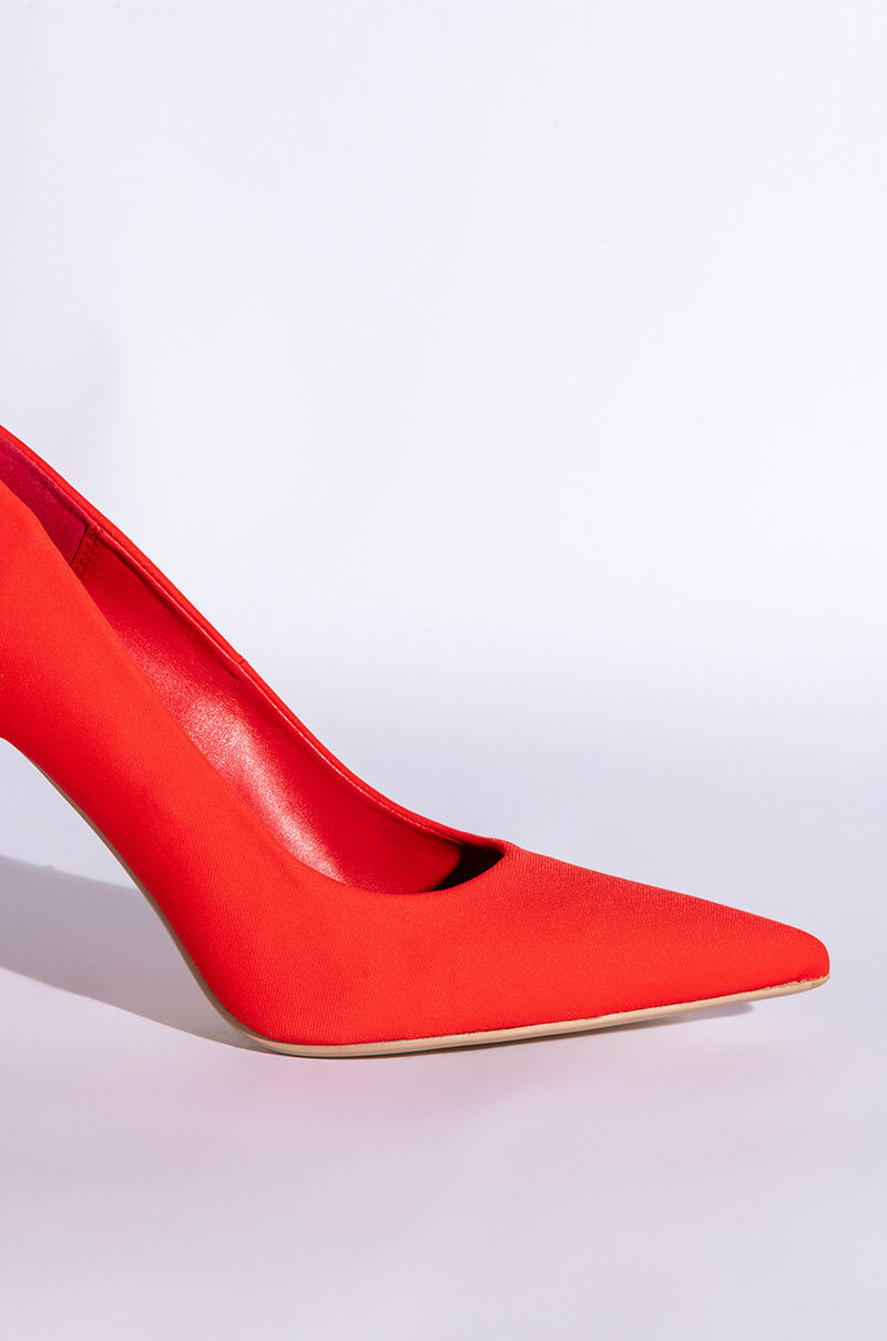 Extra View Azalea Wang Simply Chic Stiletto Pump In Red