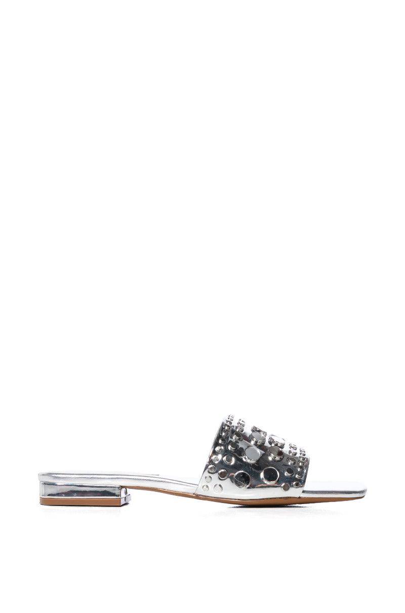 Back View Azalea Wang Sonia Studded Mule In Silver