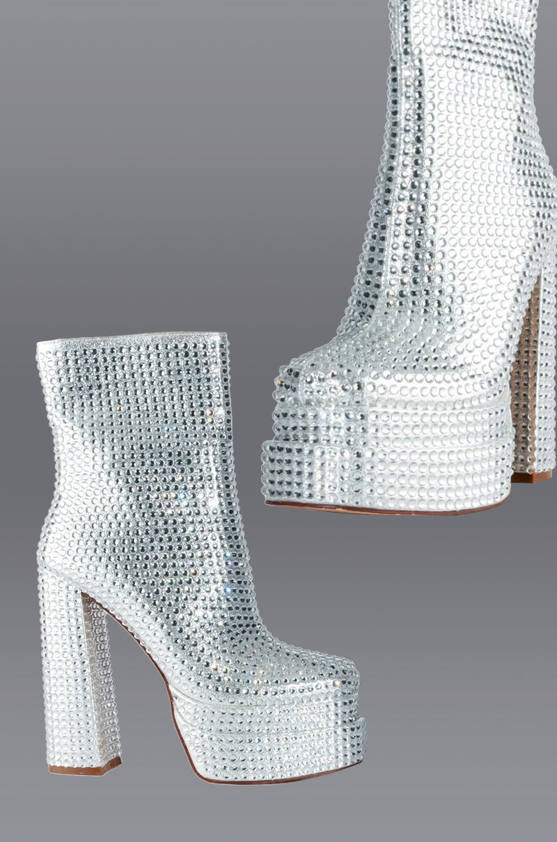 Front View Azalea Wang Star Power Embellished Chunky Platform Bootie In Silver