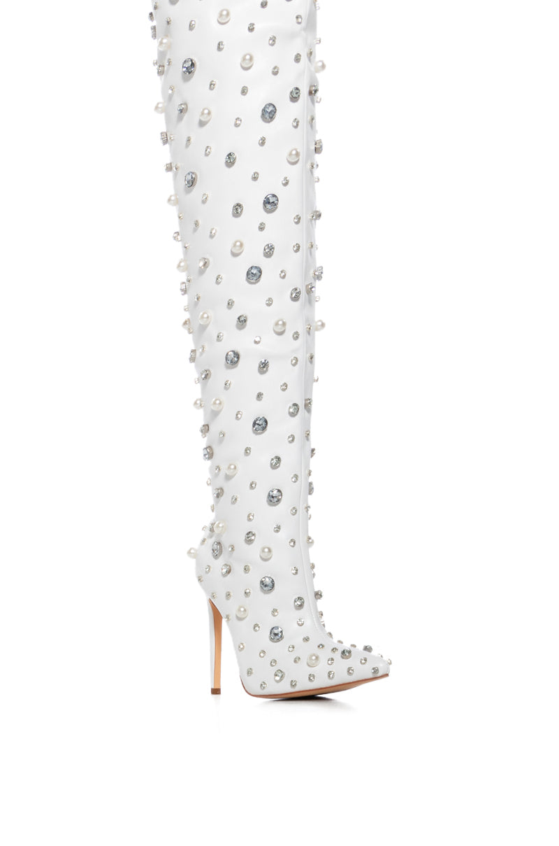 Full View Azalea Wang Starling White Embellished Boot
