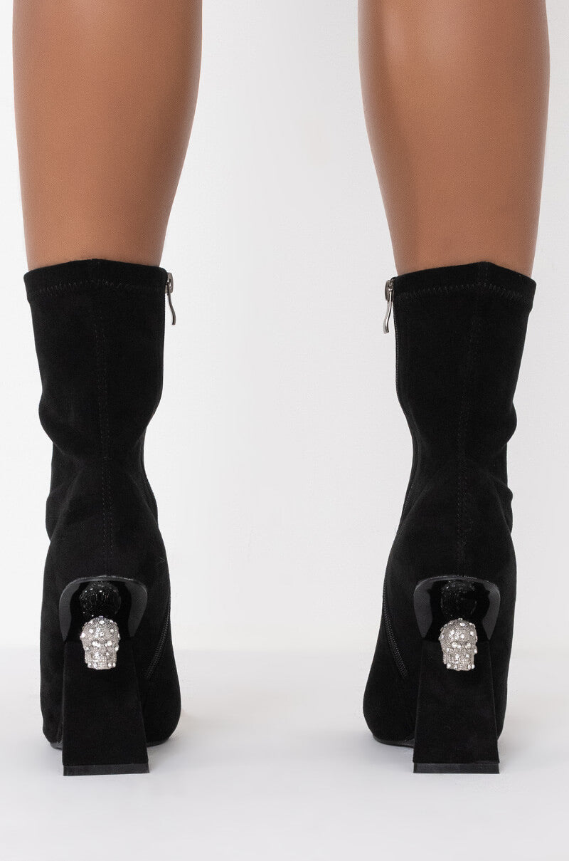Full View Azalea Wang Stepping On Diamonds Bootie In Black