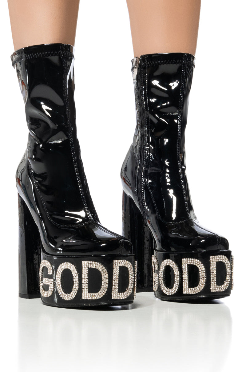 Front View Azalea Wang Teegan Goddess Embellished Bootie In Black