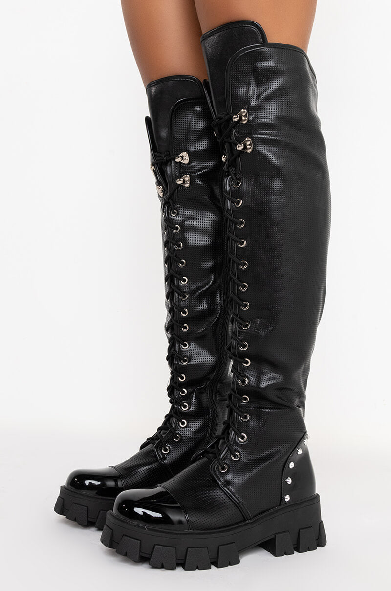 Full View Azalea Wang There She Go Flatform Boot In Black 4
