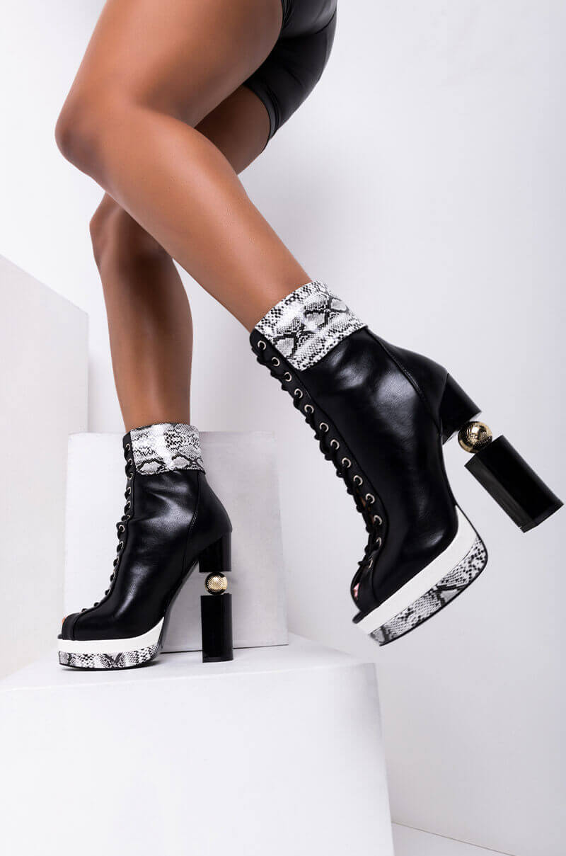 Front View Azalea Wang Thinking Out Loud Chunky Heel Bootie In Black in Black