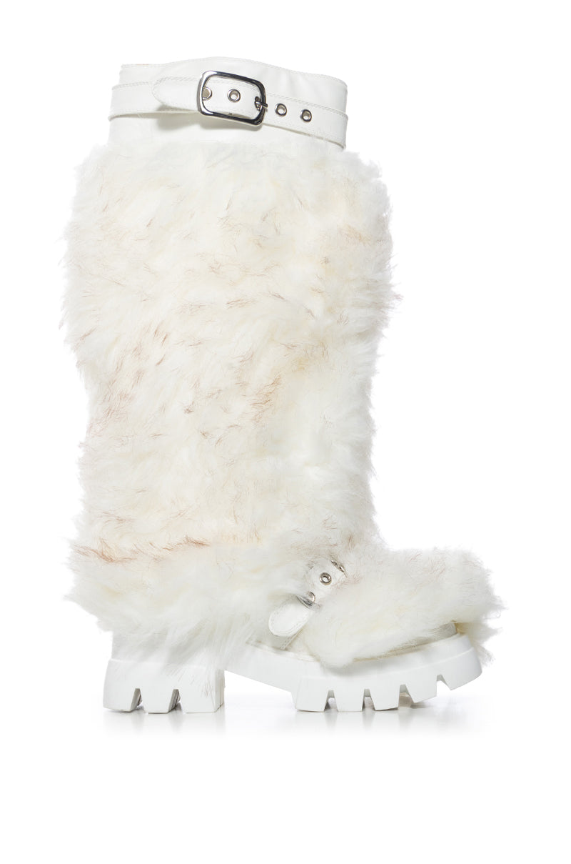 Side View Azalea Wang Tommie White Furry Boot