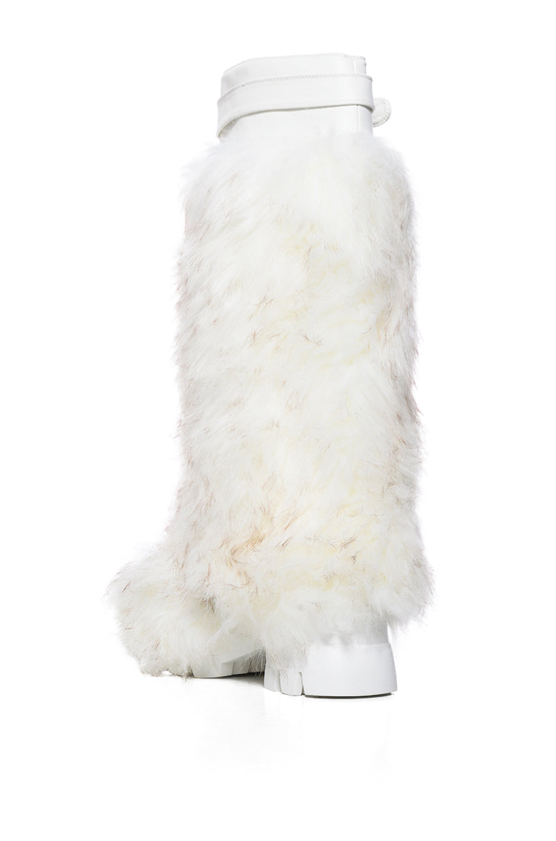 Detail View Azalea Wang Tommie White Furry Boot
