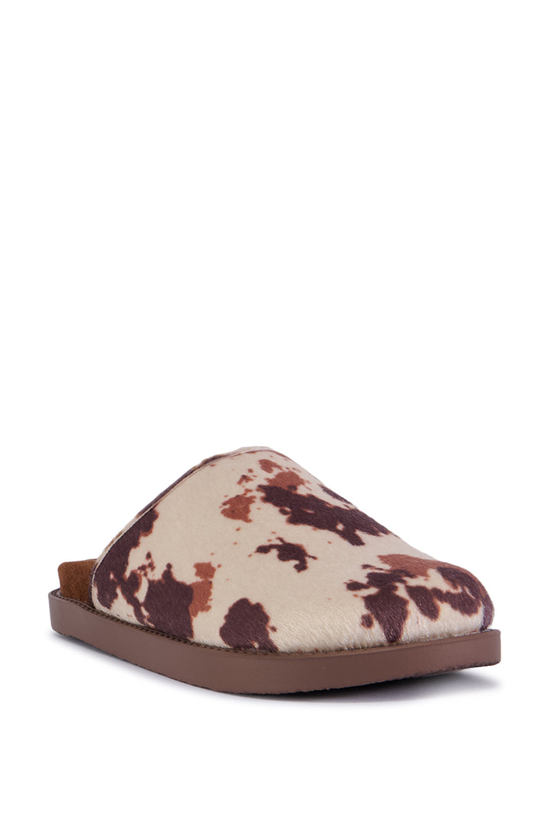 Full View Azalea Wang Yoki Multi Slipper
