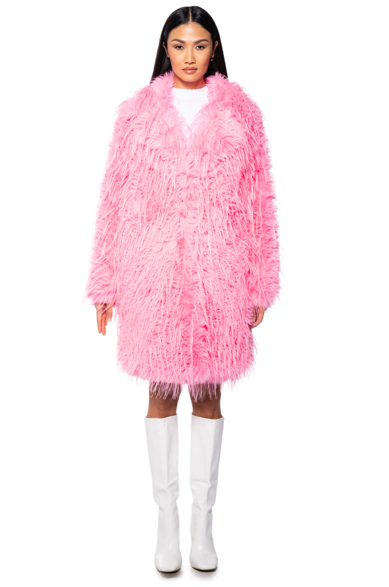 Extra View Baddest Out Faux Fur Coat In Pink