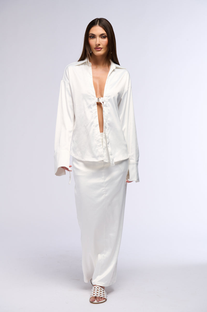 Extra View Bellissima Satin Finish Maxi Skirt In White