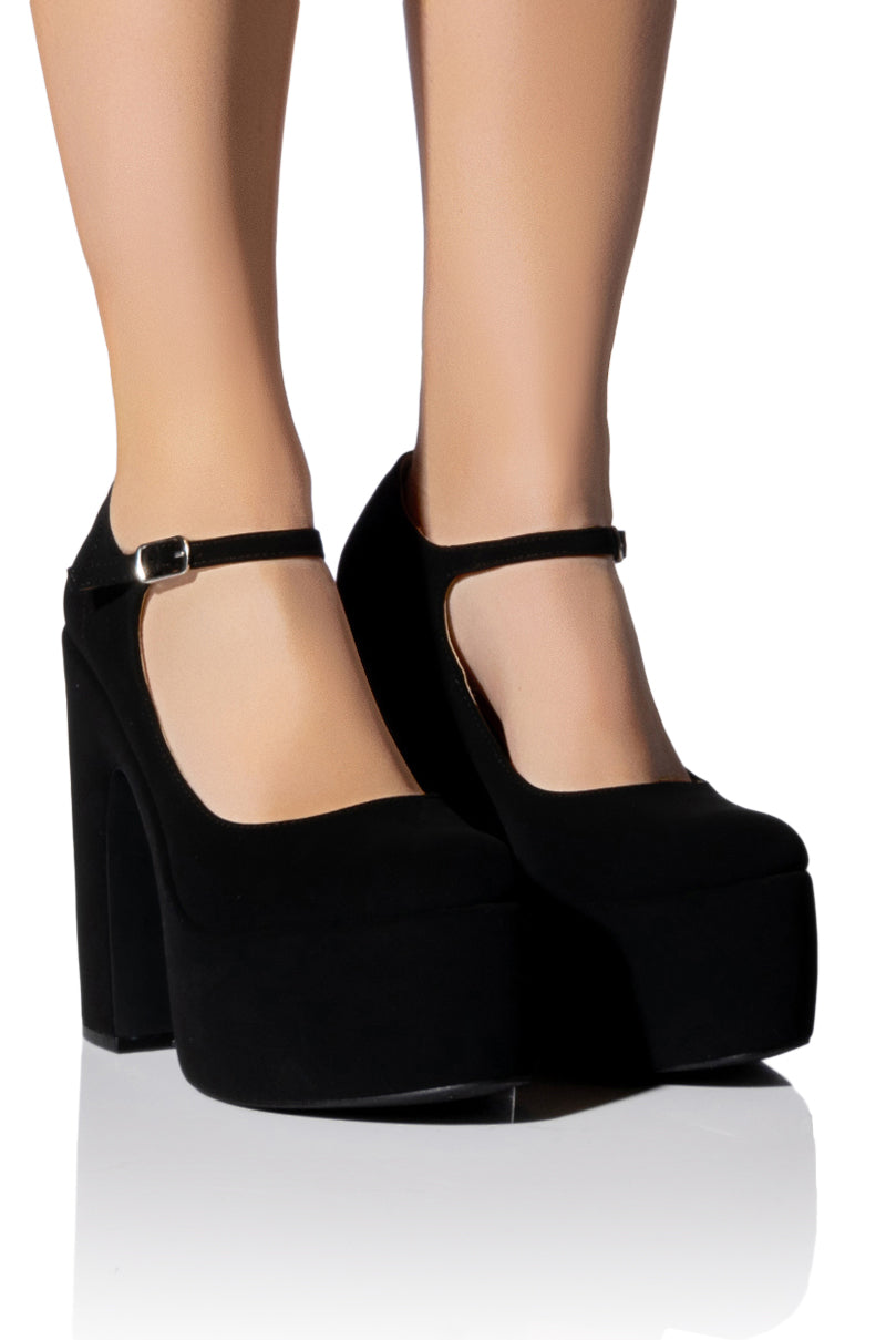 Front View Berlin Chunky Patent Pump