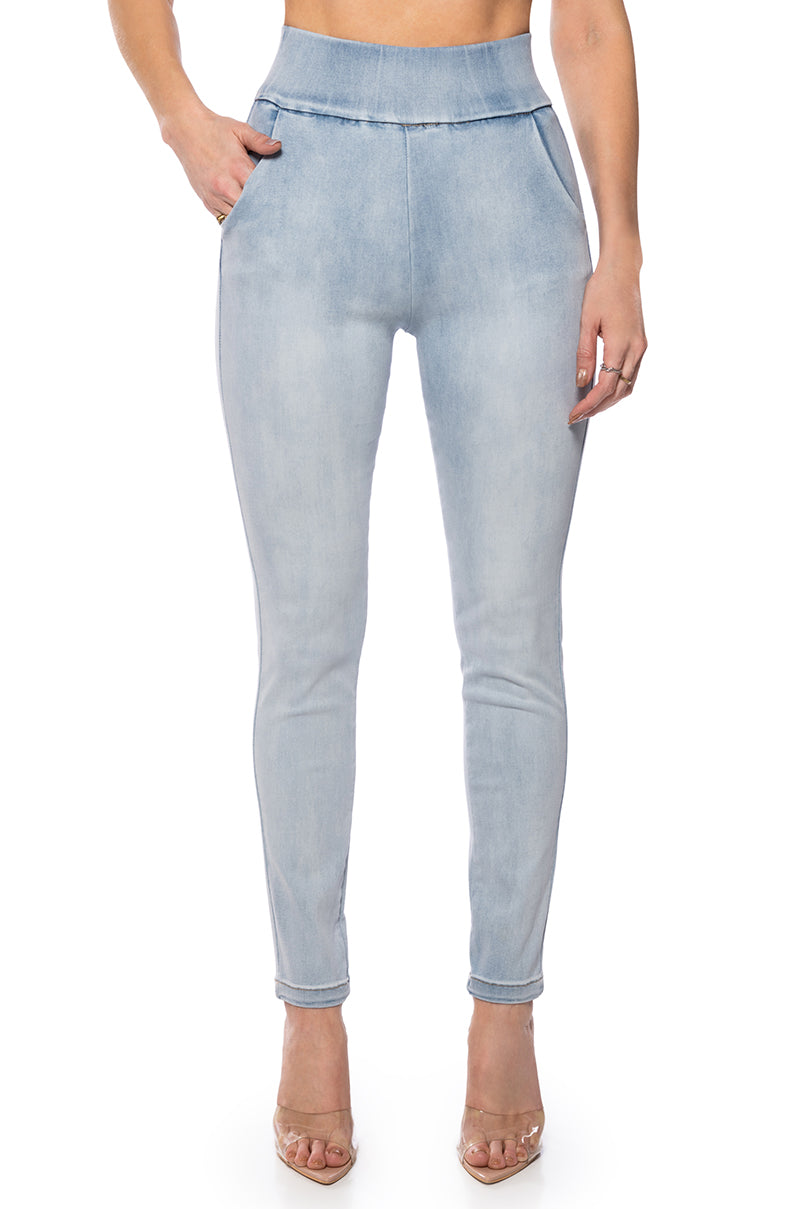 Front View Big Booty Flex Fit High Waist Denim Pant