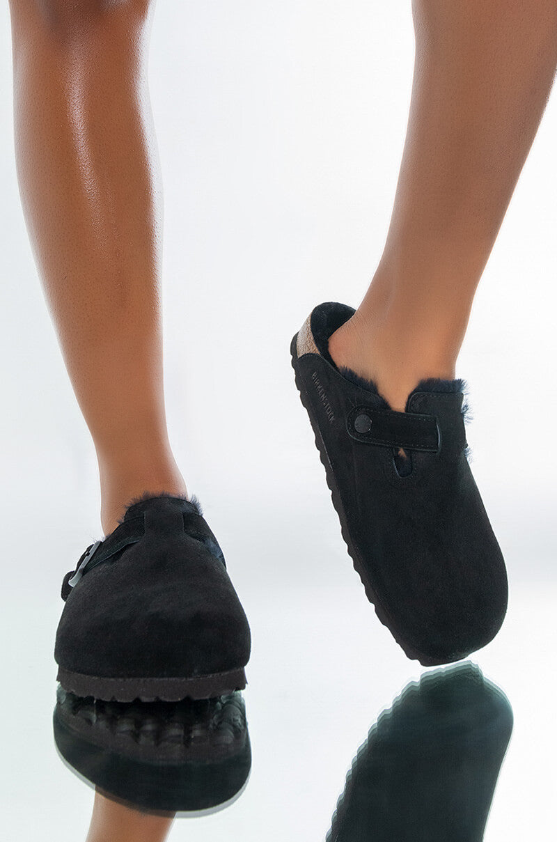 Front View Birkenstock Boston Shearling Sandal In Black