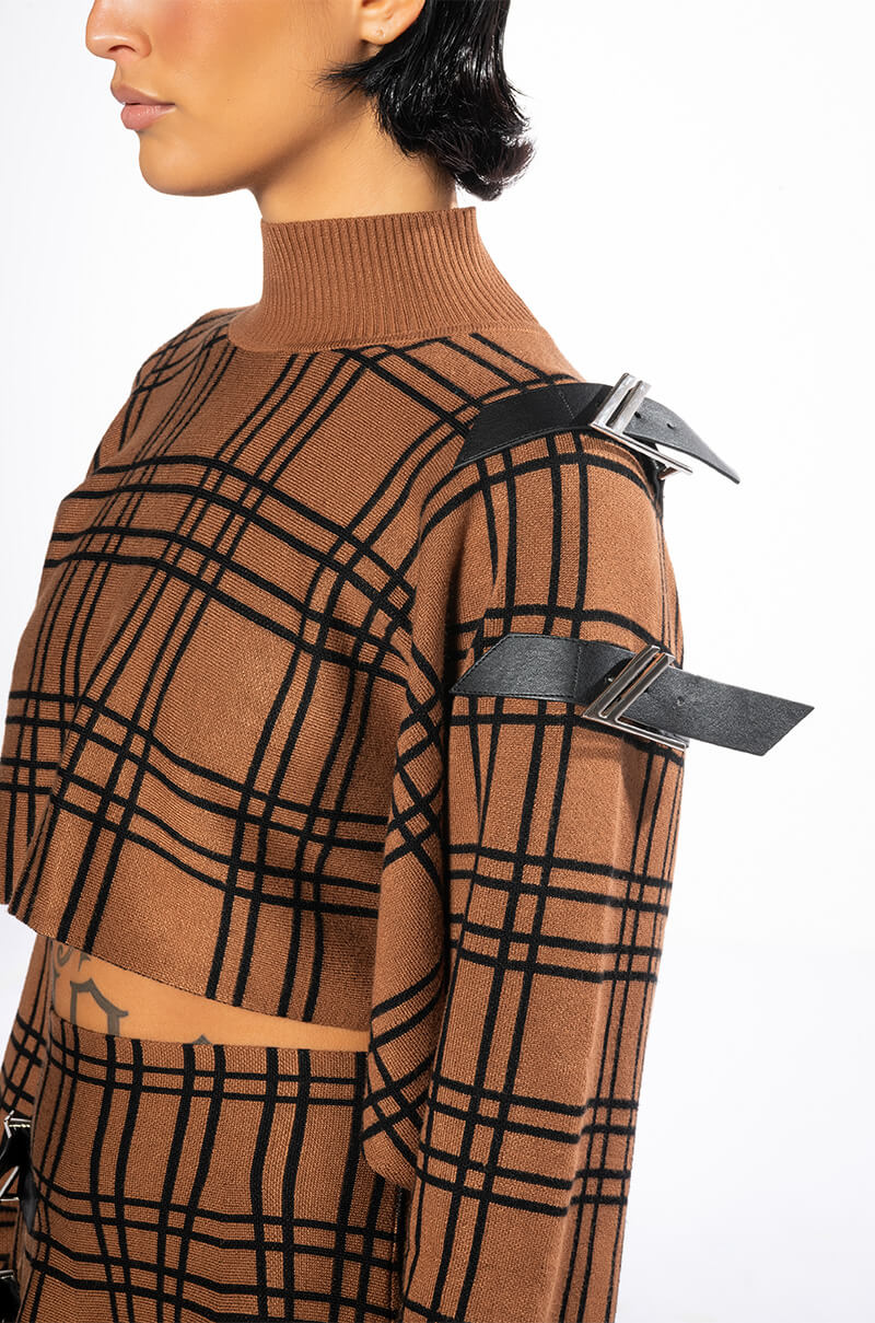 Extra View Blair Buckle Knit Long Sleeve Top