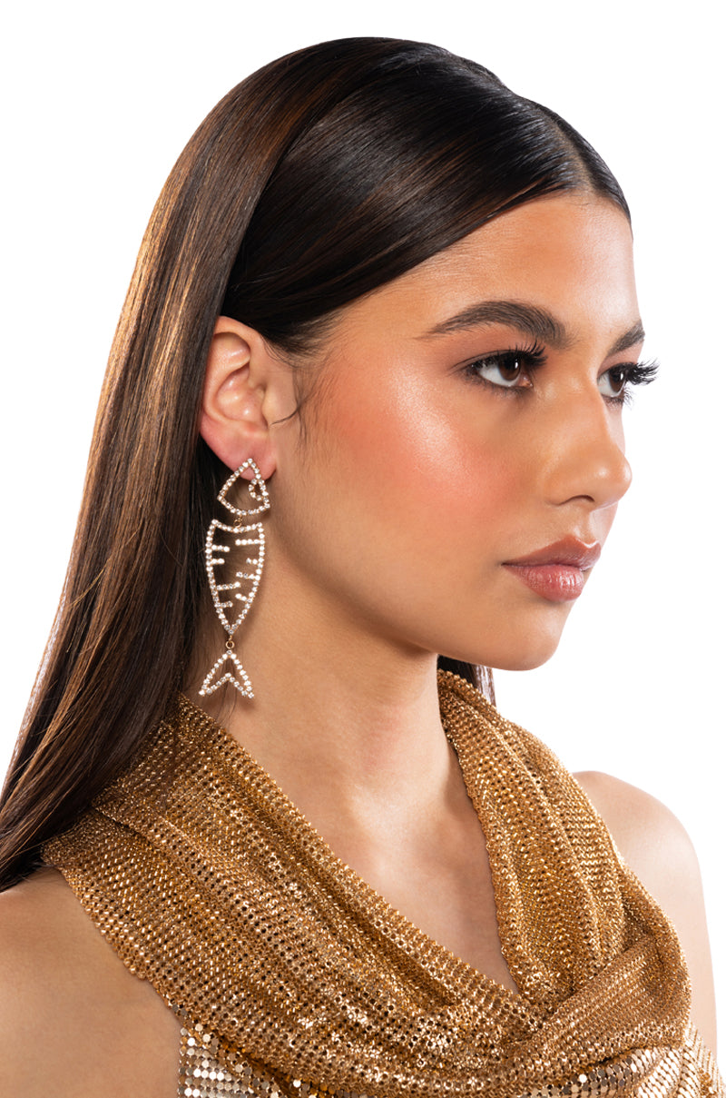 Front View Bling Fishin Earring In Gold
