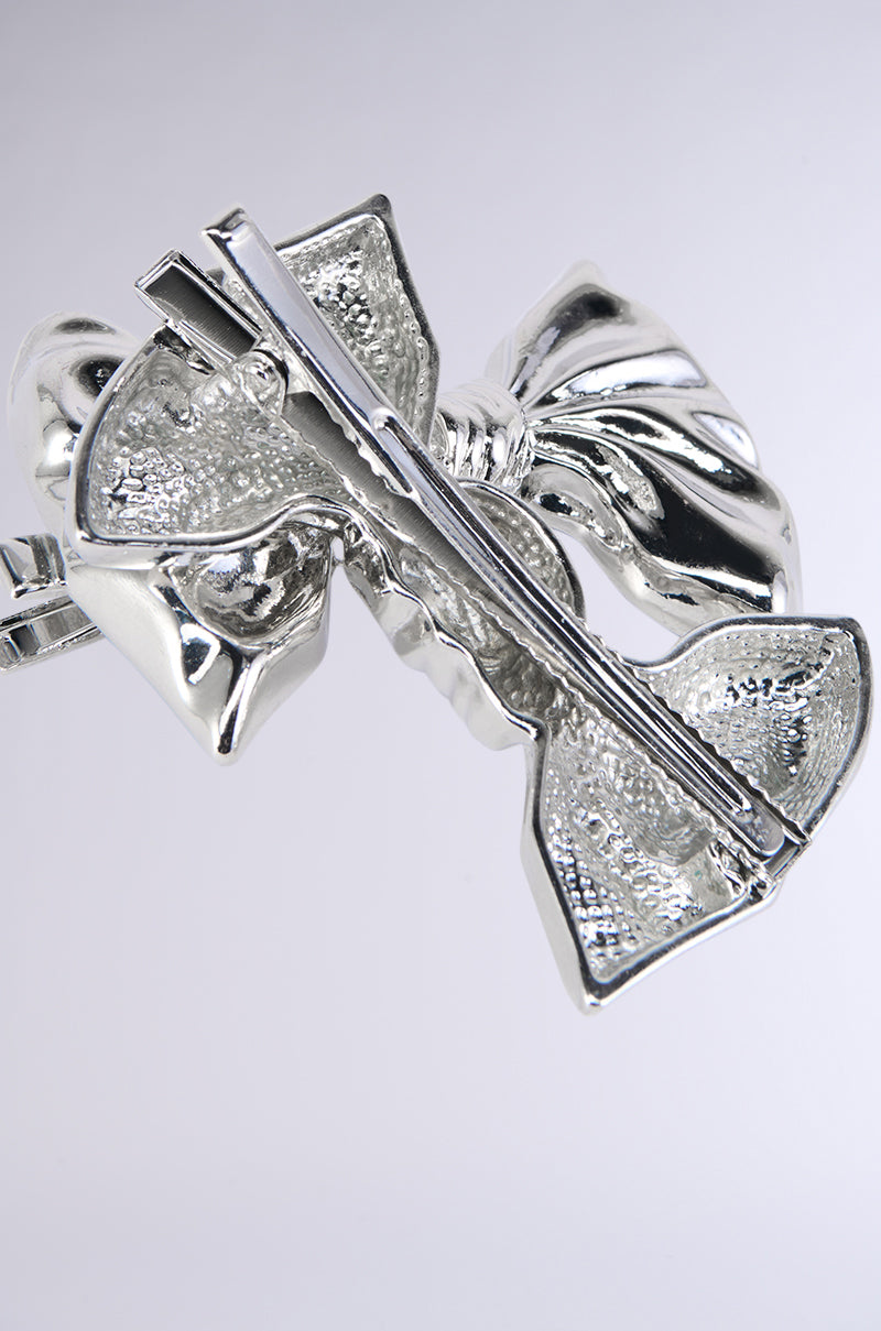 Detail View Bow Bow Metal Hair Clips
