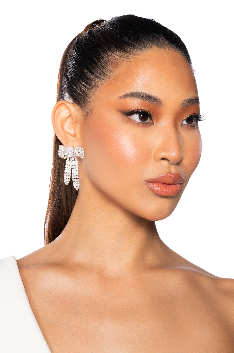 Front View Bow Me Earring In Silver 1