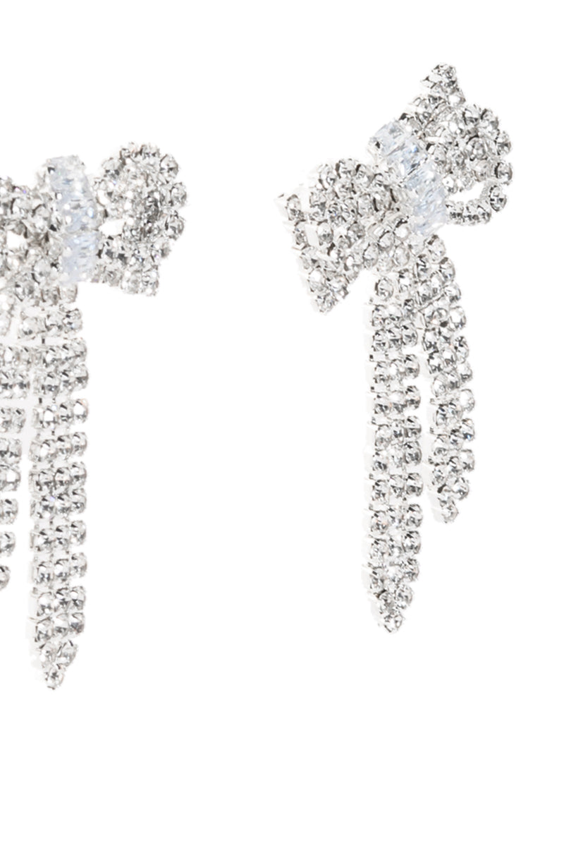 Detail View Bow Me Earring In Silver 4